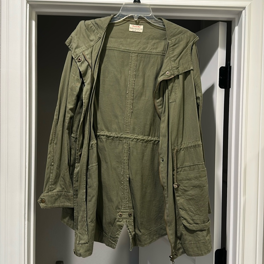 Army green light weight utility jacket